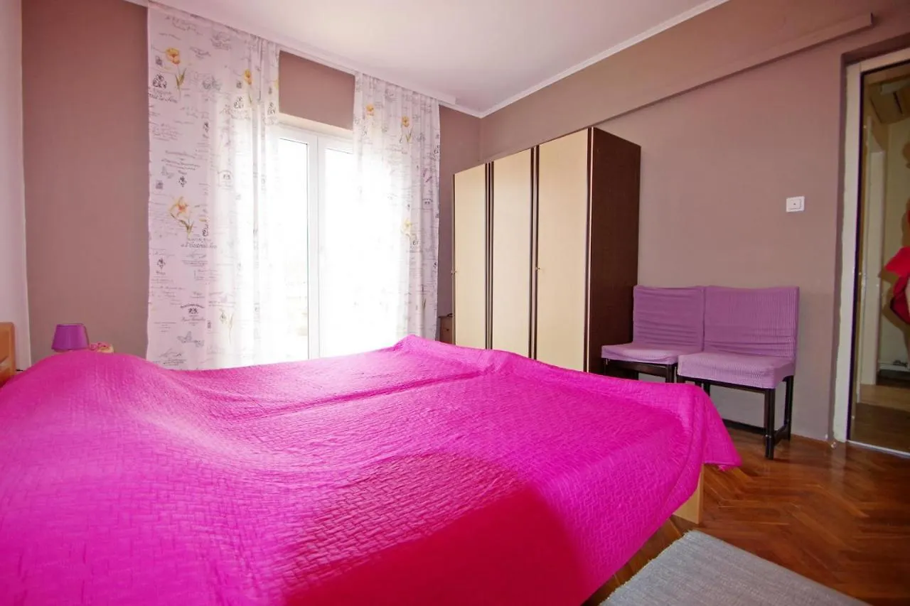Apartment Suzi Valdebek Pula 0*,