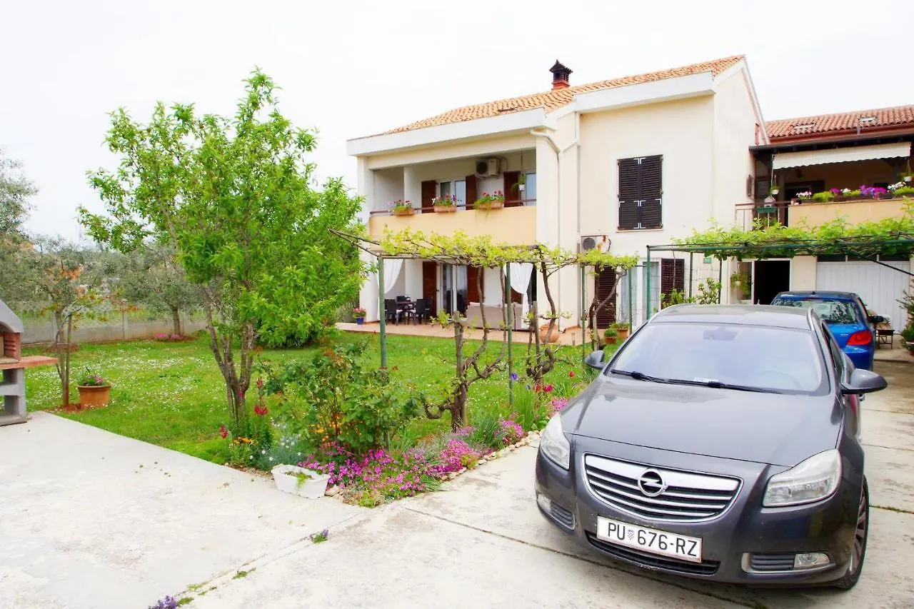 Apartment Suzi Valdebek Pula Croatia