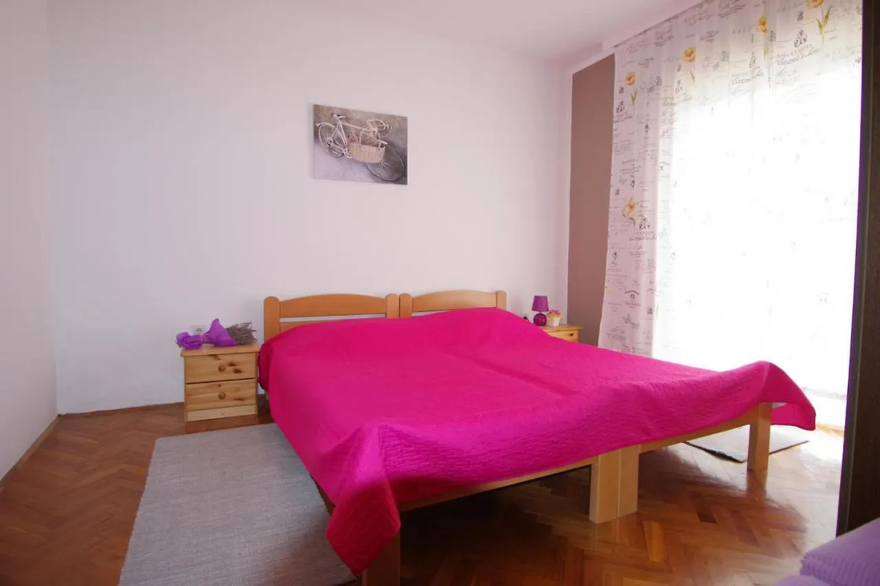 Apartment Suzi Valdebek Pula