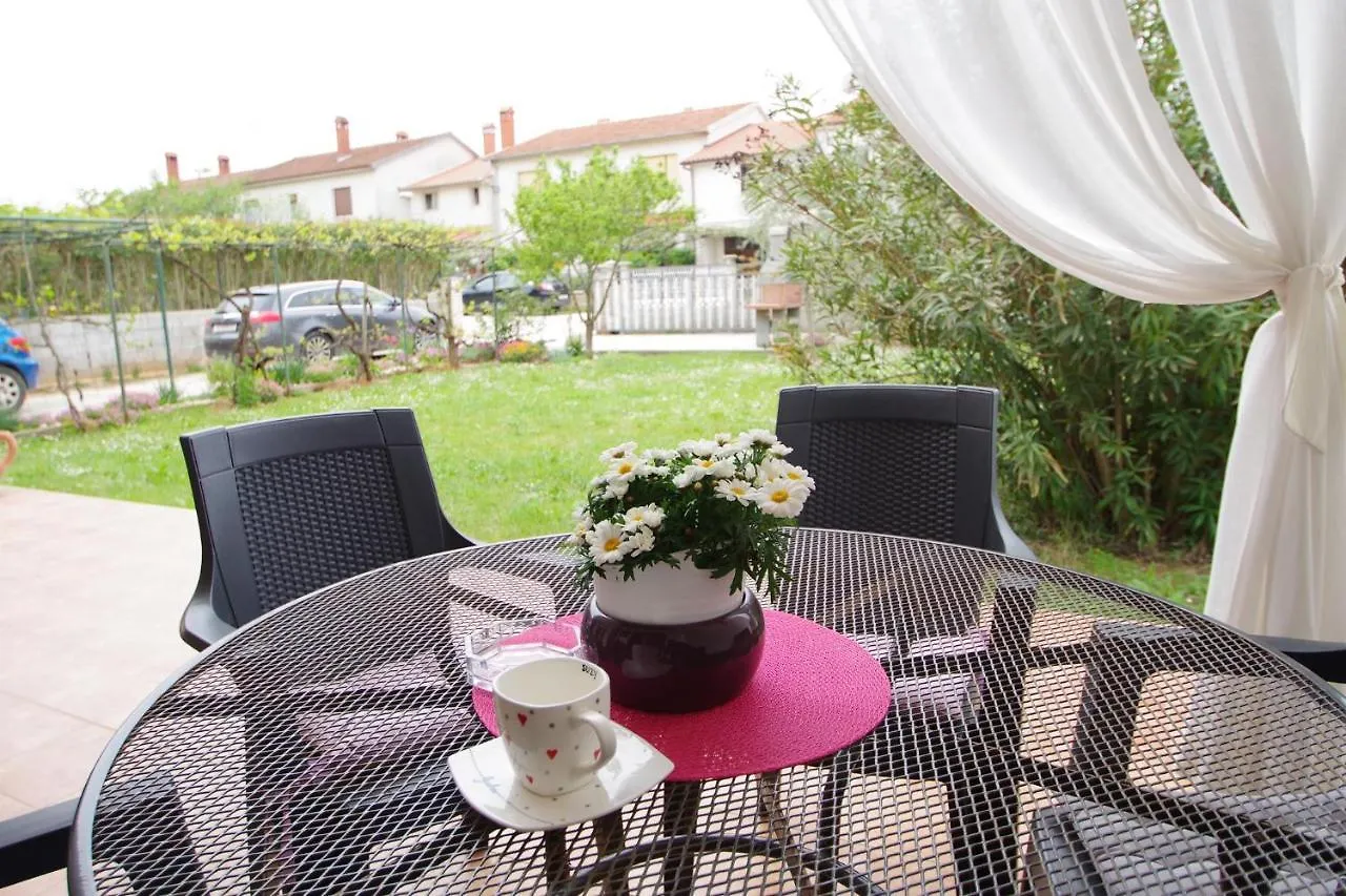 Apartment Suzi Valdebek Pula Croatia