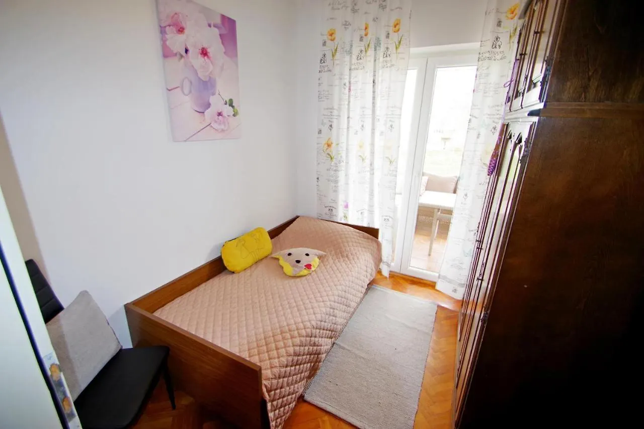Apartment Suzi Valdebek Pula