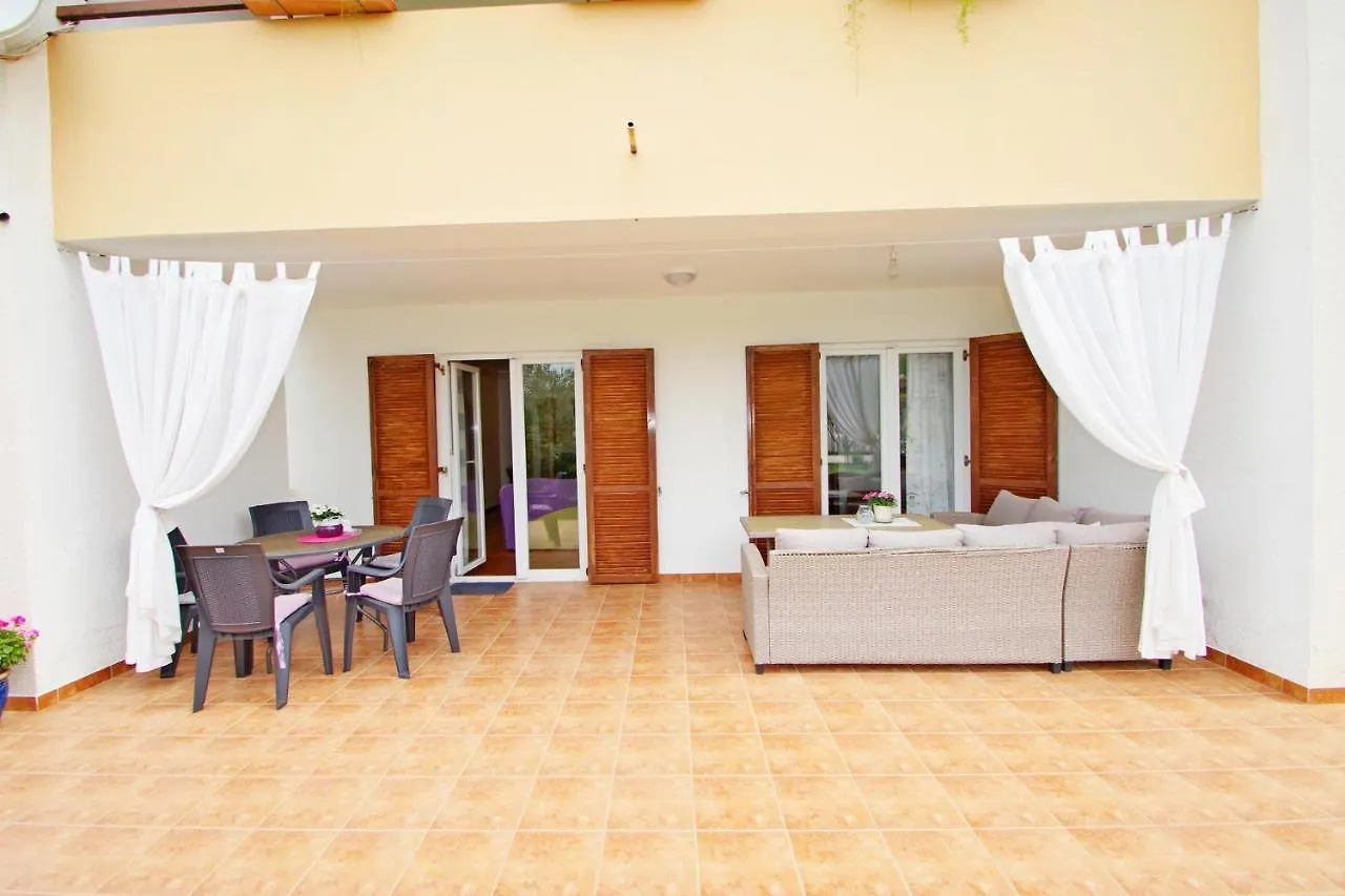 Apartment Suzi Valdebek Pula Croatia