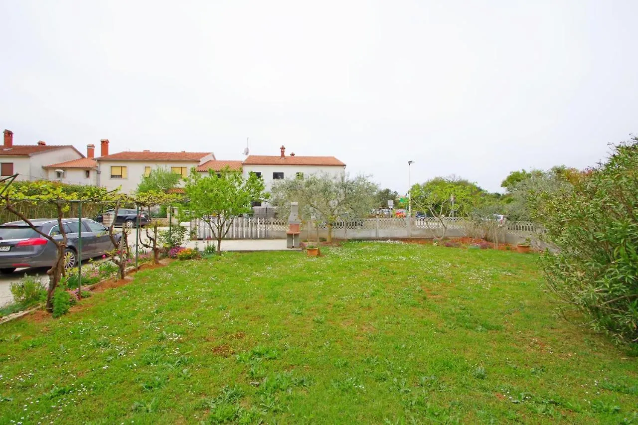 Apartment Suzi Valdebek Pula 0*,  Croatia