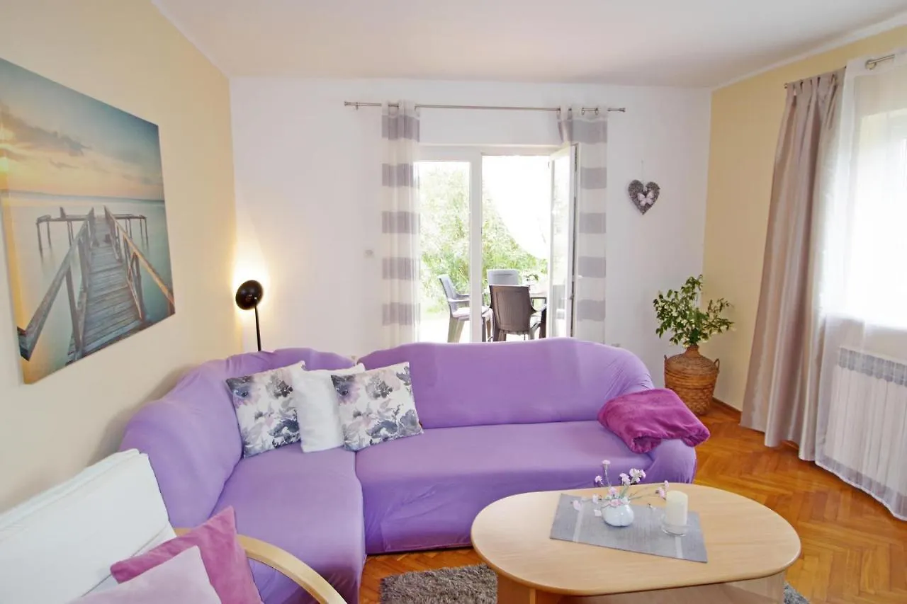 Apartment Suzi Valdebek Pula
