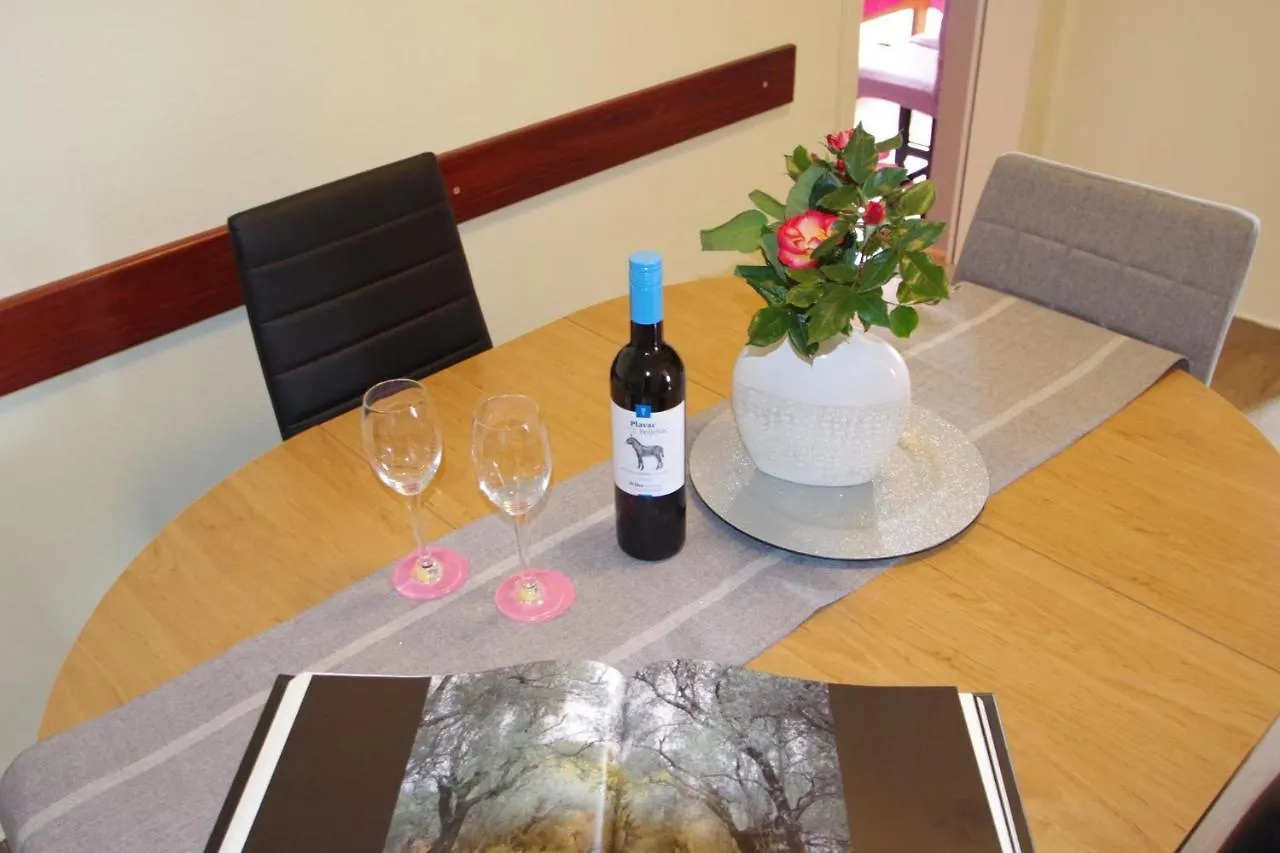 Apartment Suzi Valdebek Pula Croatia