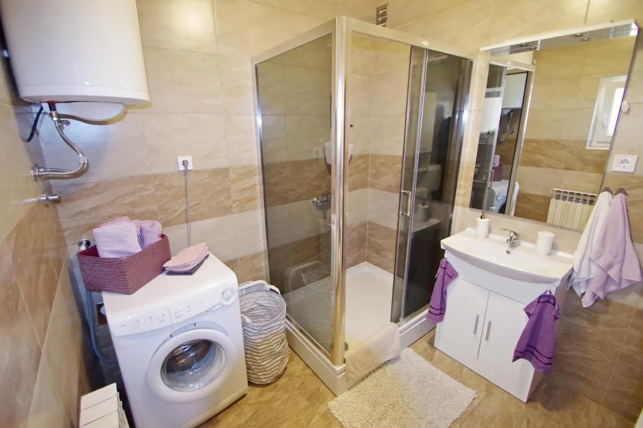 Apartment Suzi Valdebek Pula 0*,  Croatia